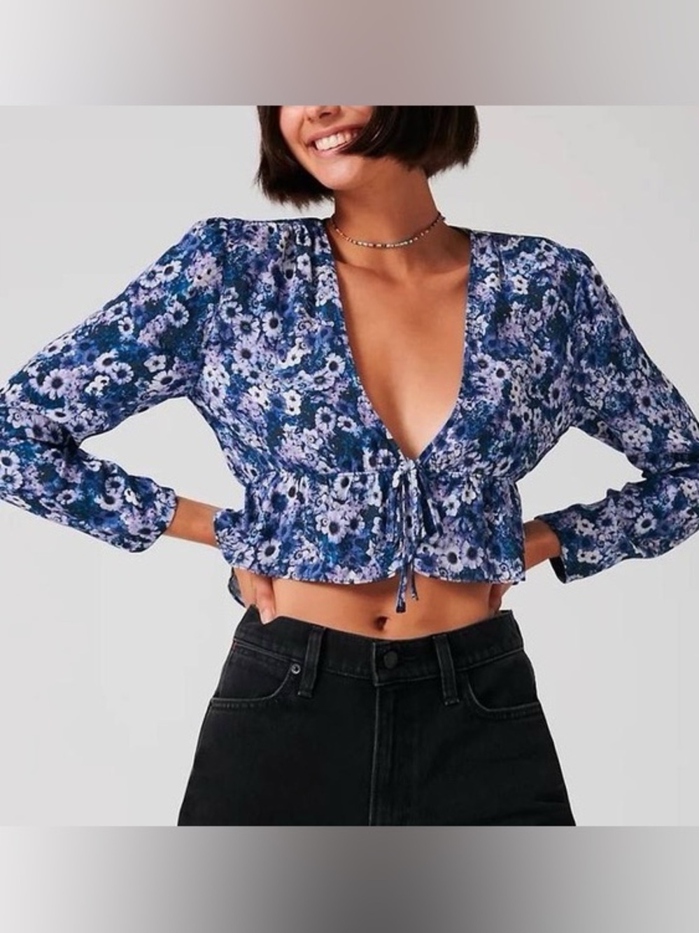 Aritzia Sunday Best Tie Front Floral Crop Top